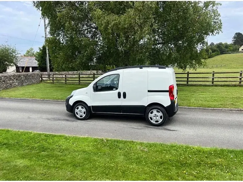 Used Fiat Fiorino 80 HP (58 kW) 2021 White MPV