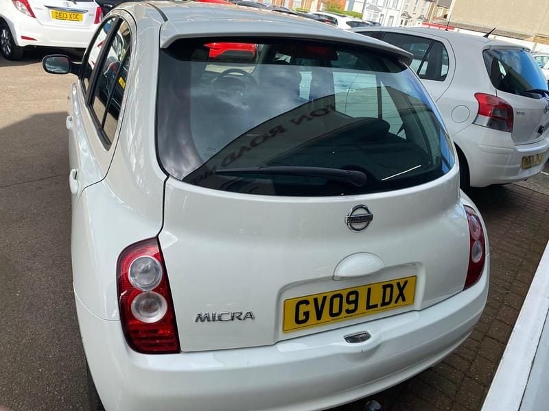 Used Nissan Micra Acenta 88 HP (64 kW) 2009 White Hatchback