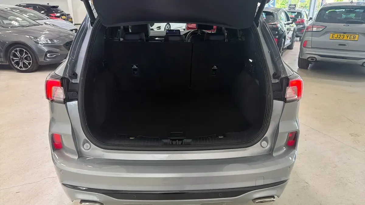 Used Ford Kuga ST-Line 150 HP (110 kW) 2023 Silver SUV