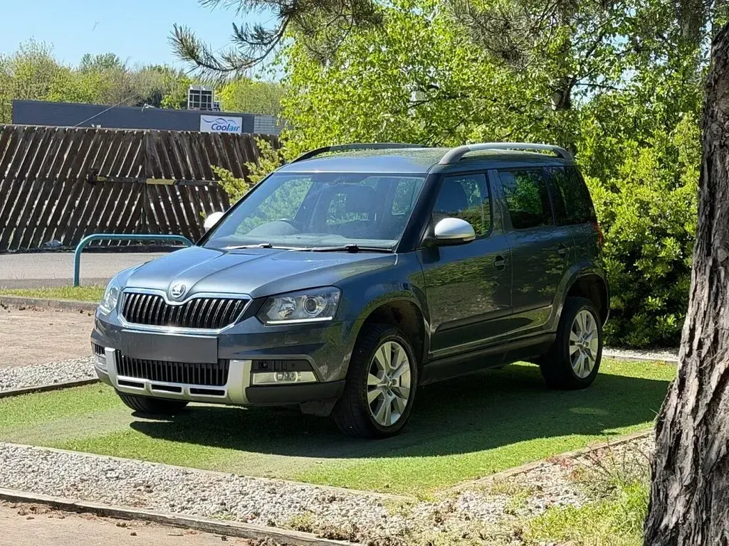 Used Skoda Yeti Drive 150 HP (110 kW) 2017 Grey SUV