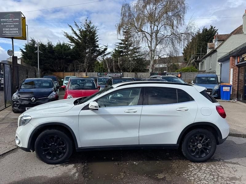 Used Mercedes GLA200 SE 136 HP (100 kW) 2017 White SUV