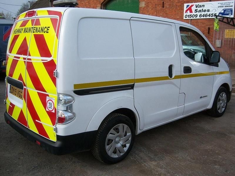 Used Nissan e-NV200 Acenta 80 kW (109 HP) 2019 White MPV