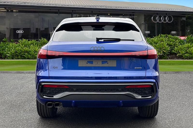 New Audi Q5 Sportback Premium 2026 Blue SUV