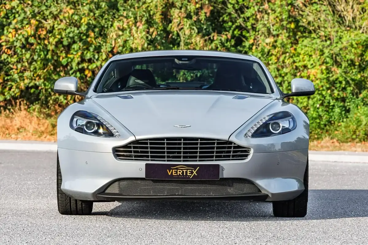 Used Aston Martin DB9 510 HP (375 kW) 2014 Silver Coupe