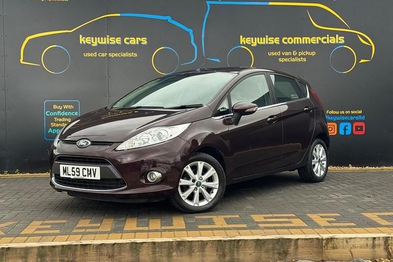 Used Ford Fiesta Zetec 82 HP (60 kW) 2009 Red Hatchback