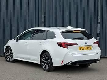 Usado Toyota Corolla Design 140 HP (102 kW) 2025 Branco Carrinha