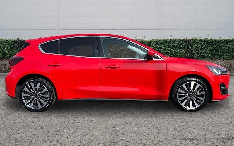 Used Ford Focus Titanium 125 HP (91 kW) 2022 Hatchback