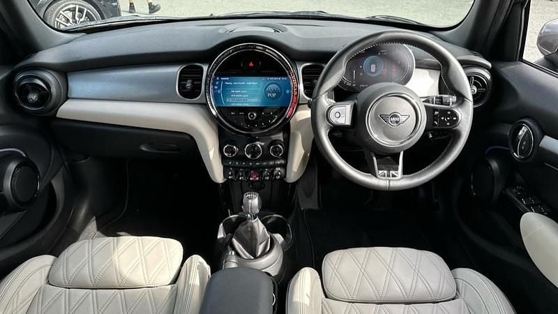Image 4/4