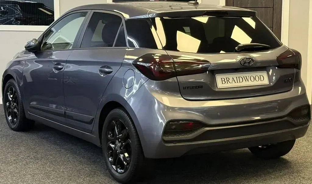 Used Hyundai i20 Premium 83 HP (61 kW) 2019 Grey Hatchback