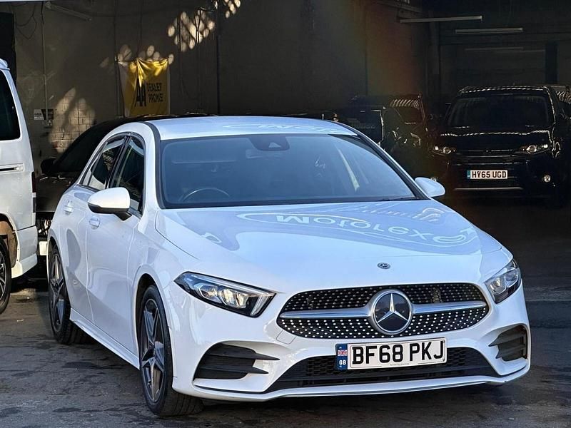 Used Mercedes A180 AMG line 116 HP (85 kW) 2018 White Hatchback
