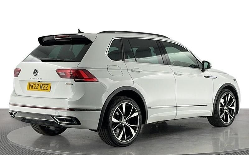 Second-hand VW Tiguan R-line 200 CP (147 kW) 2022 Alb SUV