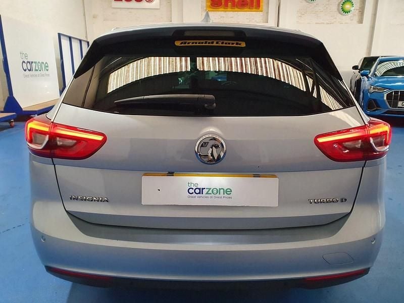 Used Vauxhall Insignia SRi 170 HP (125 kW) 2018 Silver Estate