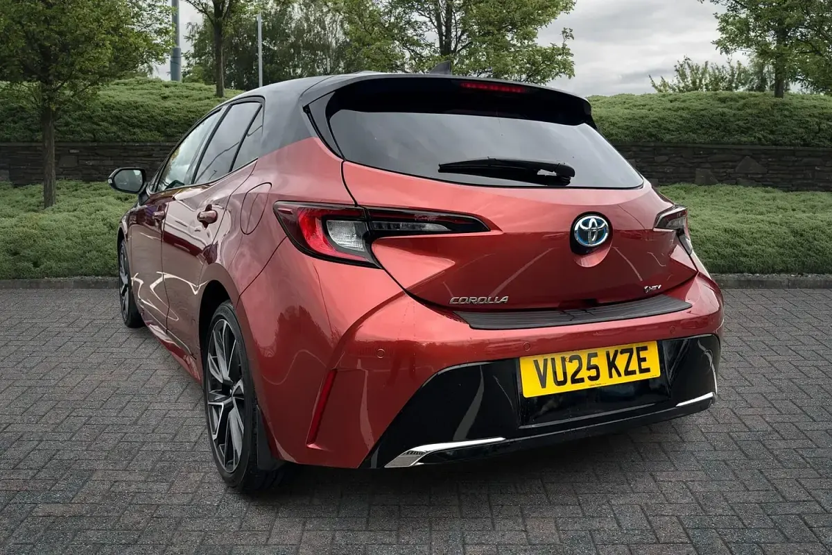 Used Toyota Corolla 196 HP (144 kW) 2025 Bronze Hatchback