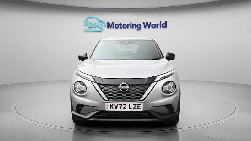 Used Nissan Juke N-Connecta 143 HP (105 kW) 2023 Silver SUV