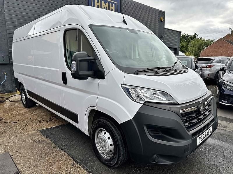 White Used 2023 Vauxhall Movano MPV | £17,000 (Fair price) - Image 1/3