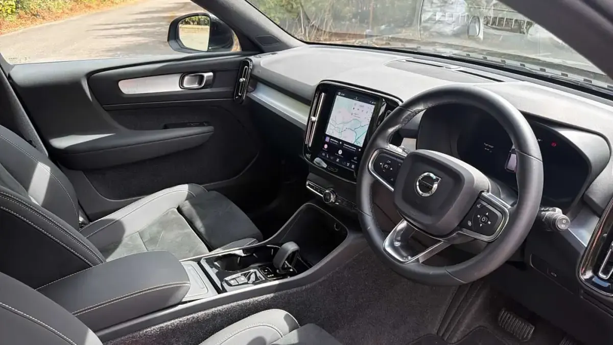 Used Volvo XC40 Plus 163 HP (119 kW) 2025 Black SUV