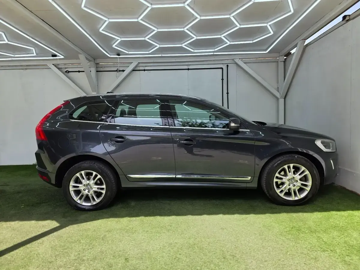 Used Volvo XC60 SE Lux 215 HP (158 kW) 2013 Grey SUV