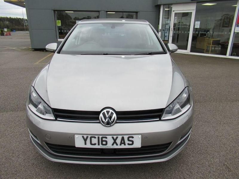 Used VW Golf VII Edition 125 HP (91 kW) 2016 Silver Hatchback