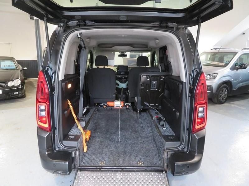 Used Citroën Berlingo Feel 2020 Black MPV