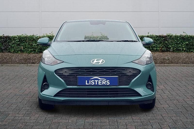 Used Hyundai i10 Advanced 2024 Green Hatchback