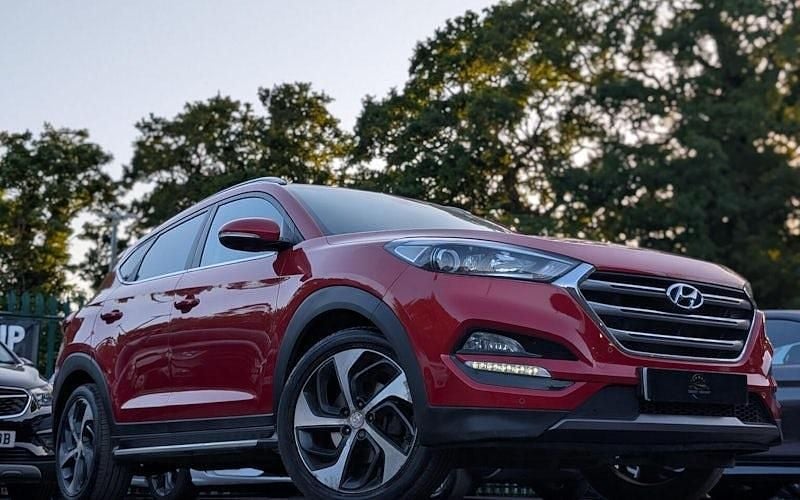 Used Hyundai Tucson Premium 185 HP (136 kW) 2015 Red SUV
