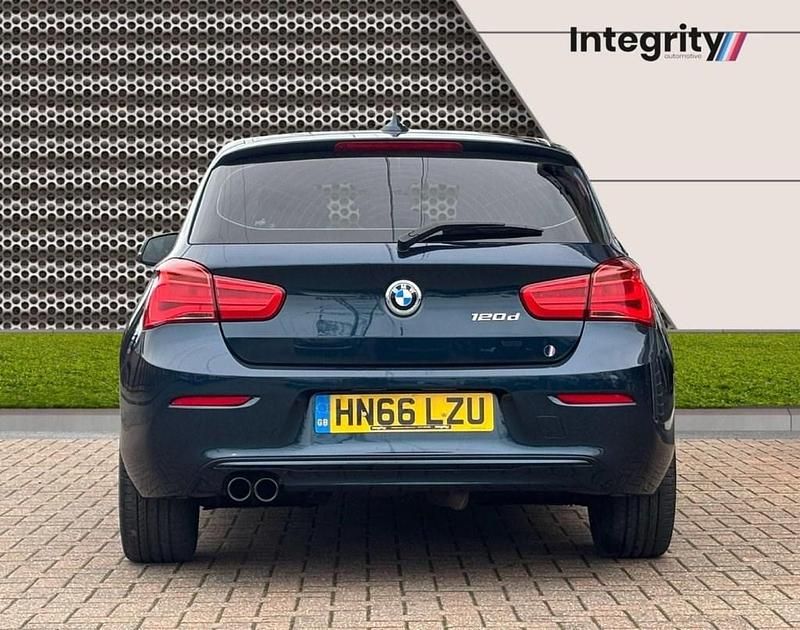 Used BMW 120 Sport Line 190 HP (139 kW) 2016 Blue Hatchback