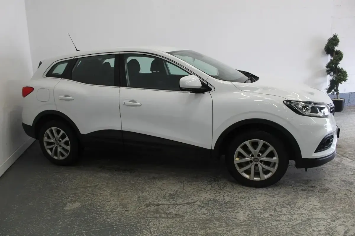 Used Renault Kadjar Play 2019 White SUV