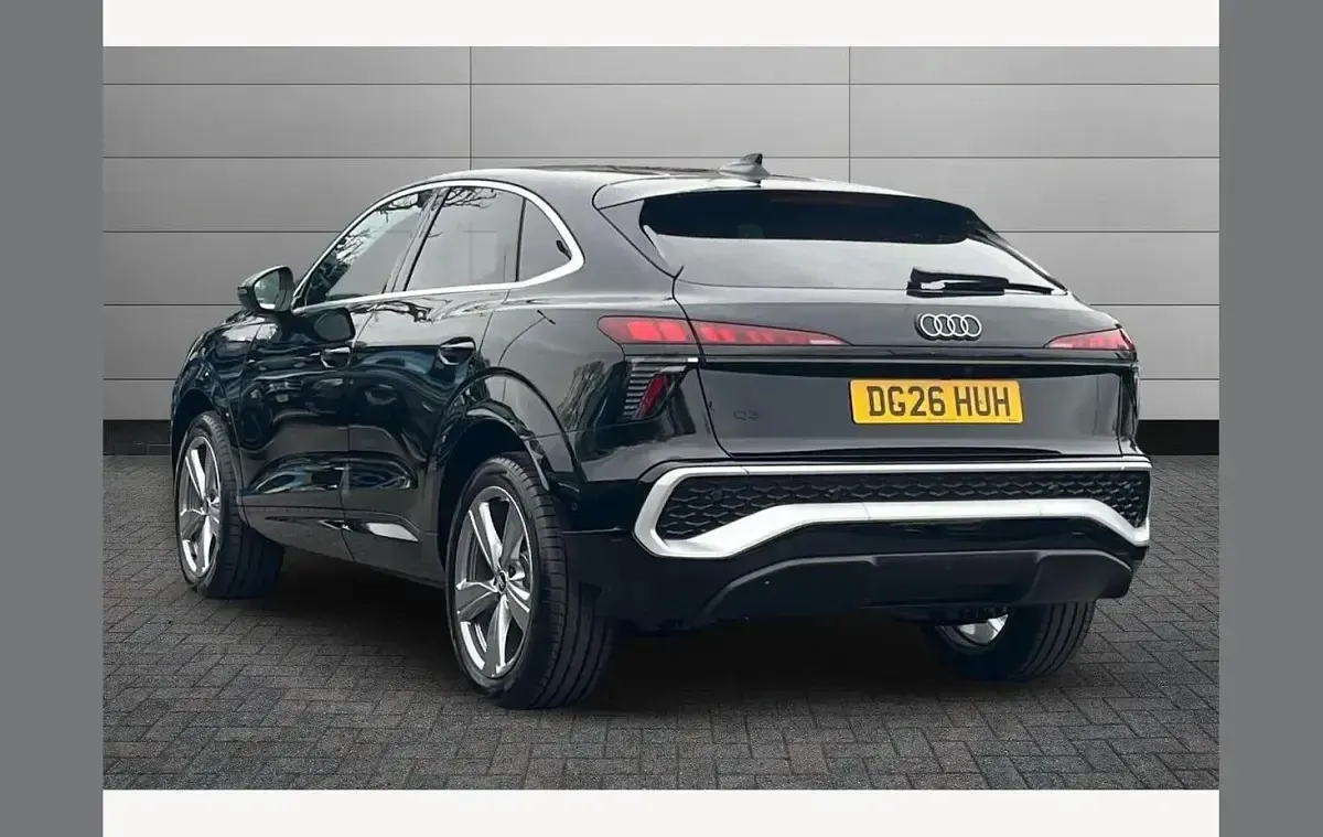New Audi Q3 S-Line 150 HP (110 kW) 2026 Black SUV
