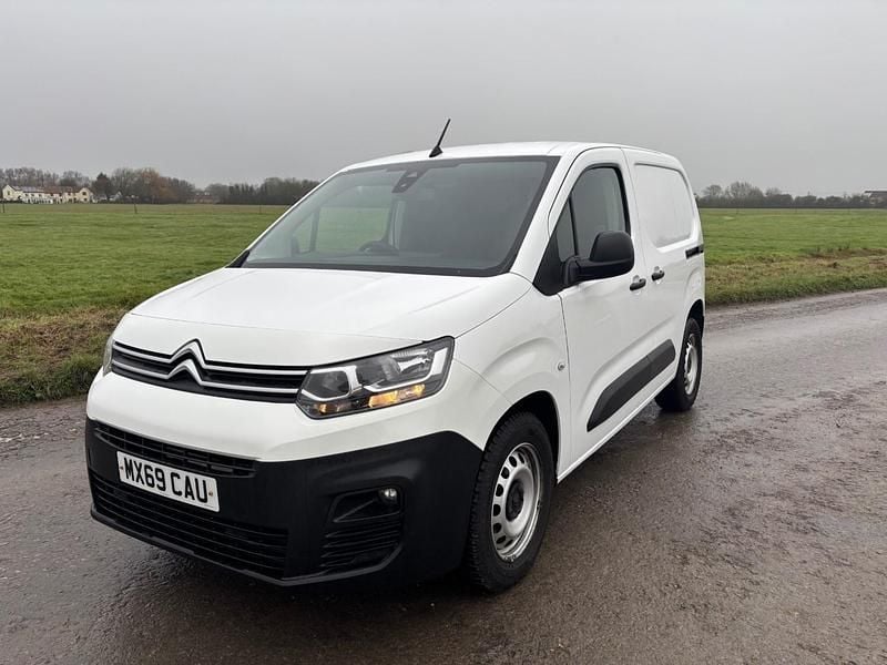 Used Citroën Berlingo 100 HP (73 kW) 2020 White MPV