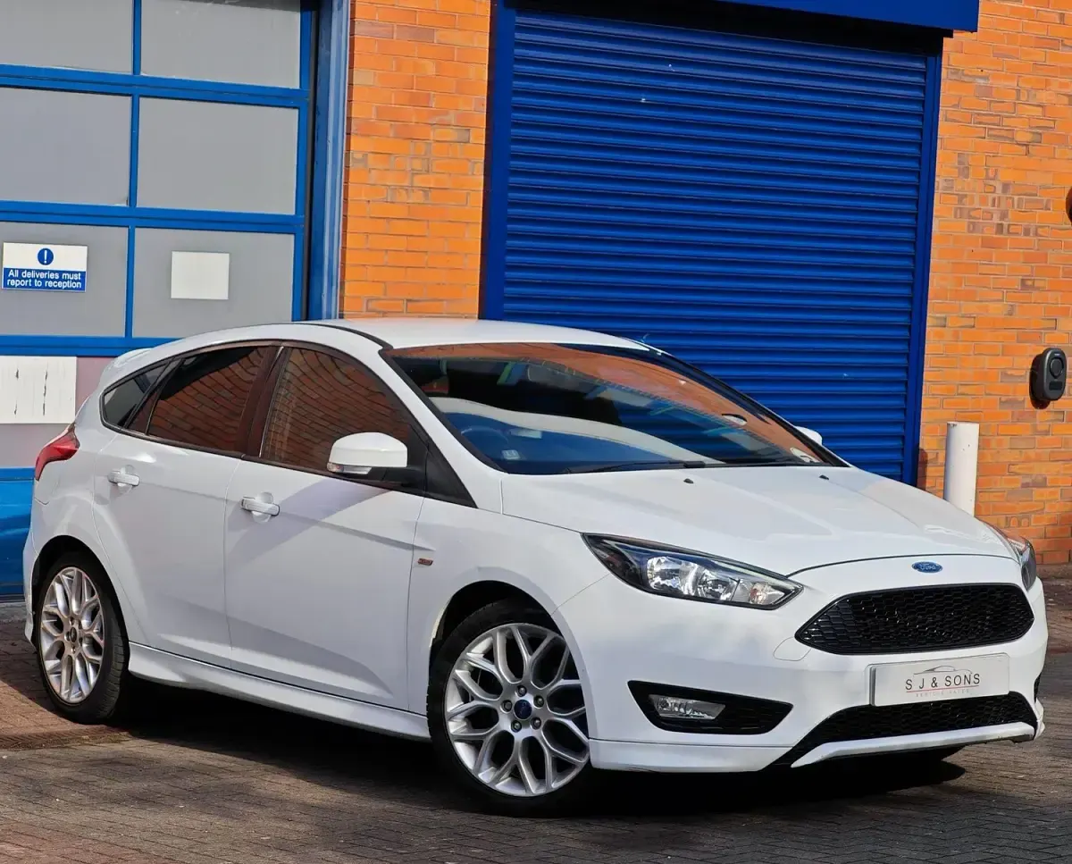 Used Ford Focus ST-Line 2018 White Hatchback