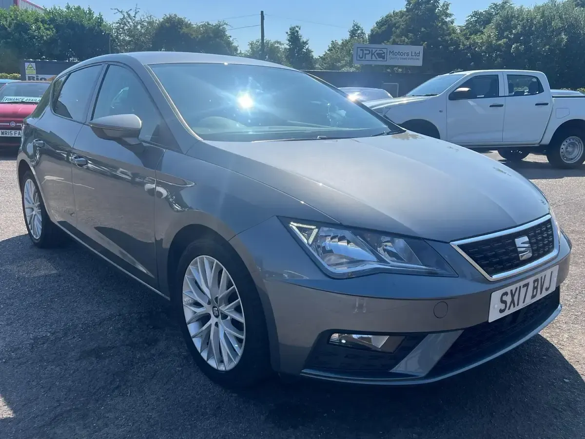 Used Seat Leon SE Dynamic 115 HP (84 kW) 2017 Grey Hatchback