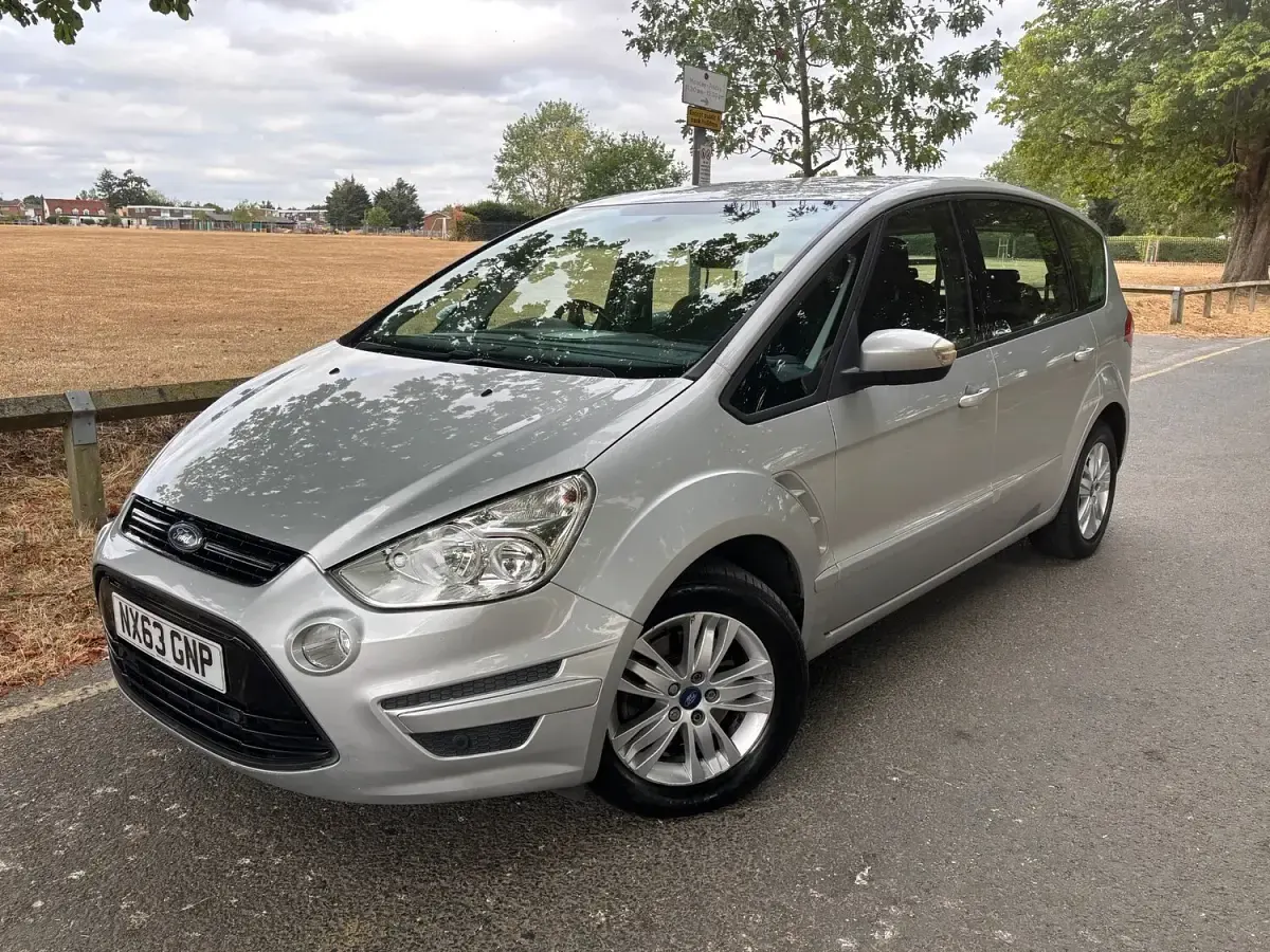 Used Ford S-MAX Zetec 115 HP (84 kW) 2013 Silver MPV