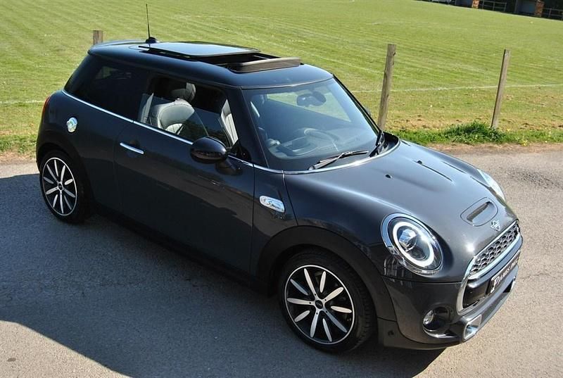 Thunder grey Used 2019 Mini Cooper S Exclusive Hatchback | £17,490 (Fair price) - Image 1/2