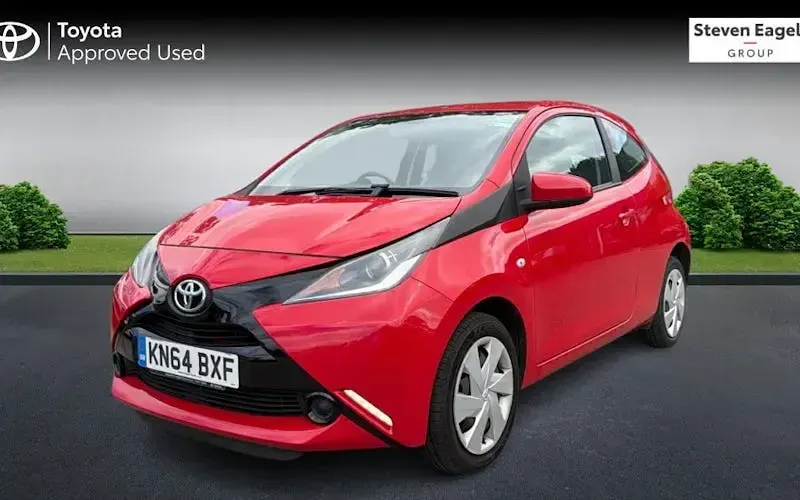 Used Toyota Aygo X-play 69 HP (50 kW) 2018 Hatchback