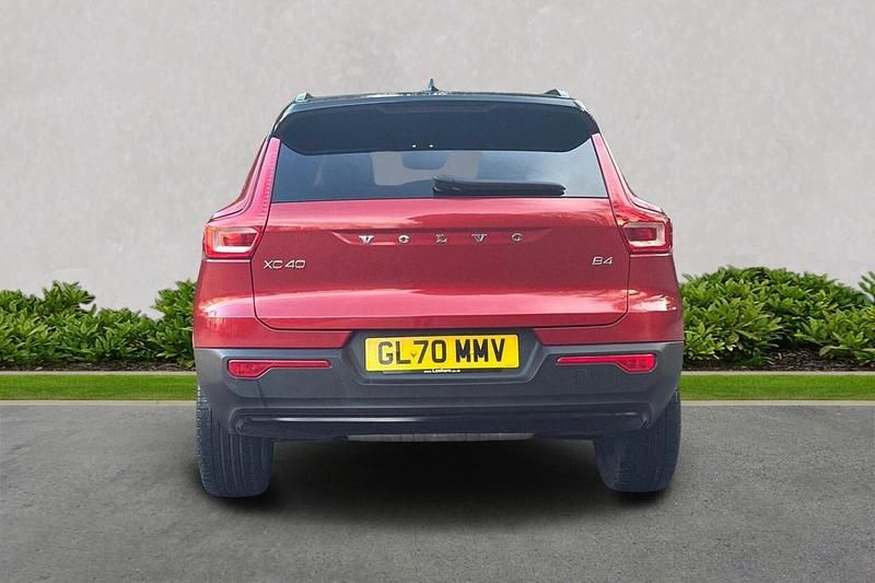 Used Volvo XC40 R-Design Pro 2021 Red SUV