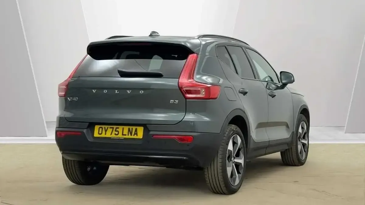 Usado Volvo XC40 Plus 2025 Verde SUV