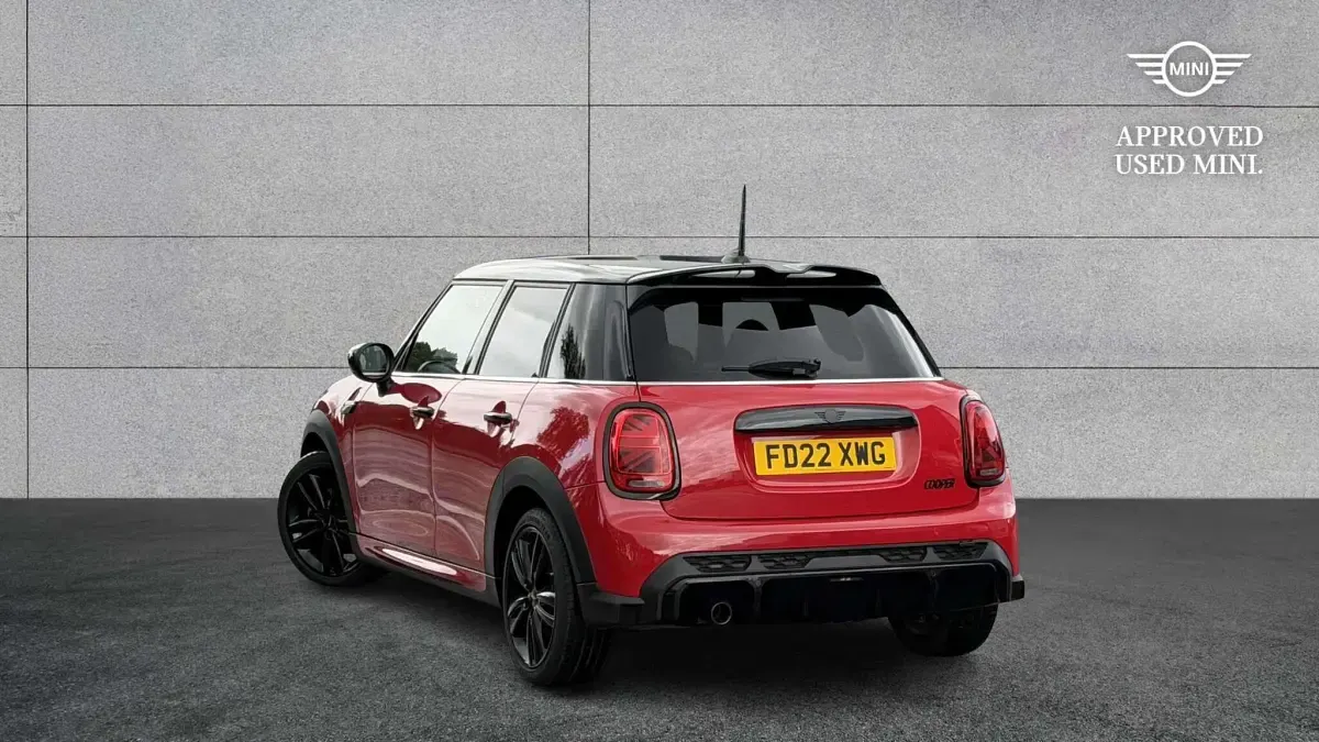 Used Mini Cooper Hatch 134 HP (98 kW) 2022 Red Hatchback