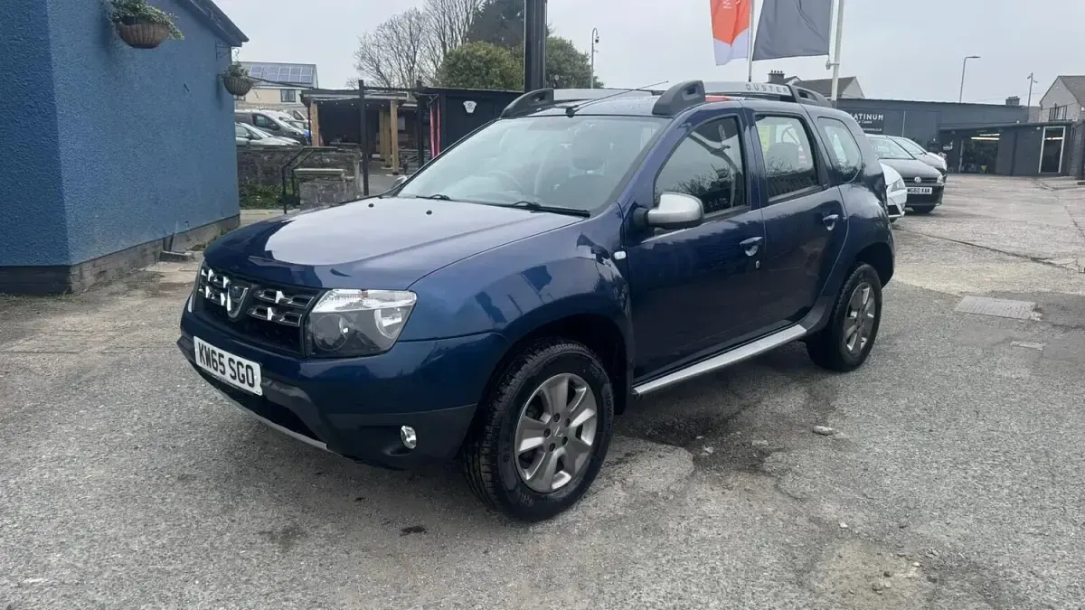 Used Dacia Duster Lauréate 110 HP (80 kW) 2015 Blue SUV