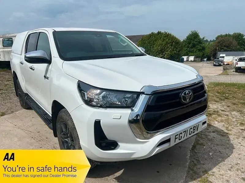 Second-hand Toyota HiLux 150 CP (110 kW) 2022 Alb Pickup