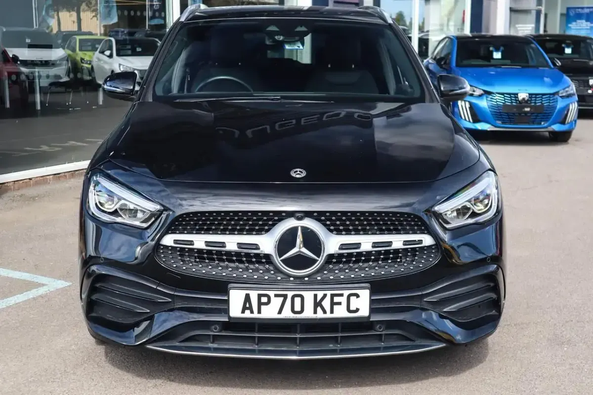 Usado Mercedes GLA200 AMG Line Premium 148 HP (108 kW) 2020 Preto SUV