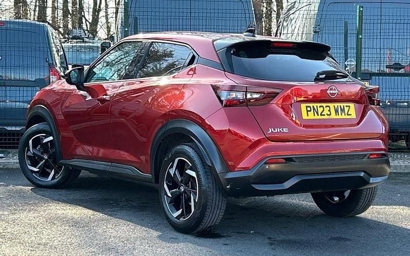 Used Nissan Juke N-Connecta 114 HP (83 kW) 2023 Red SUV
