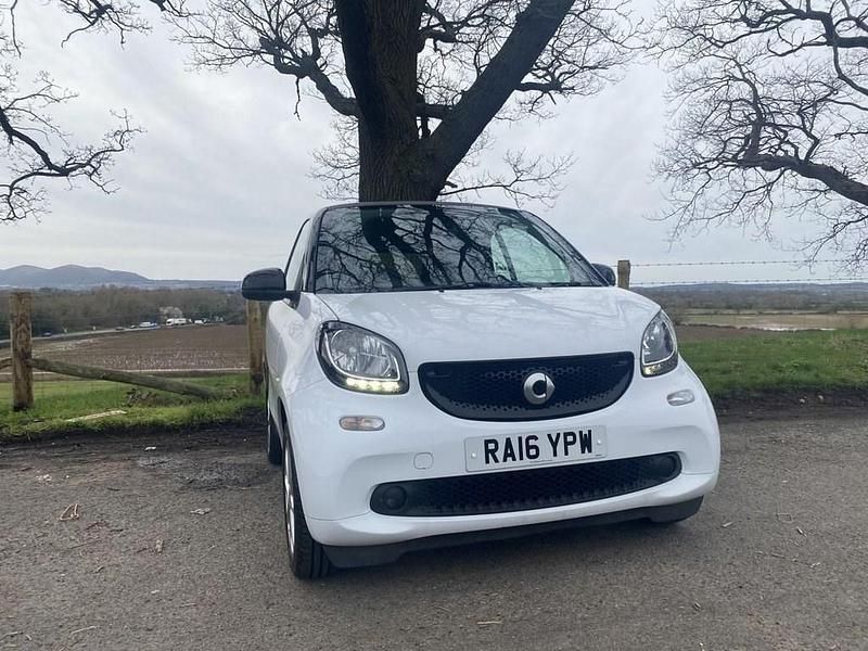 Used Smart ForTwo Coupé Passion 71 HP (52 kW) 2016 White Coupe