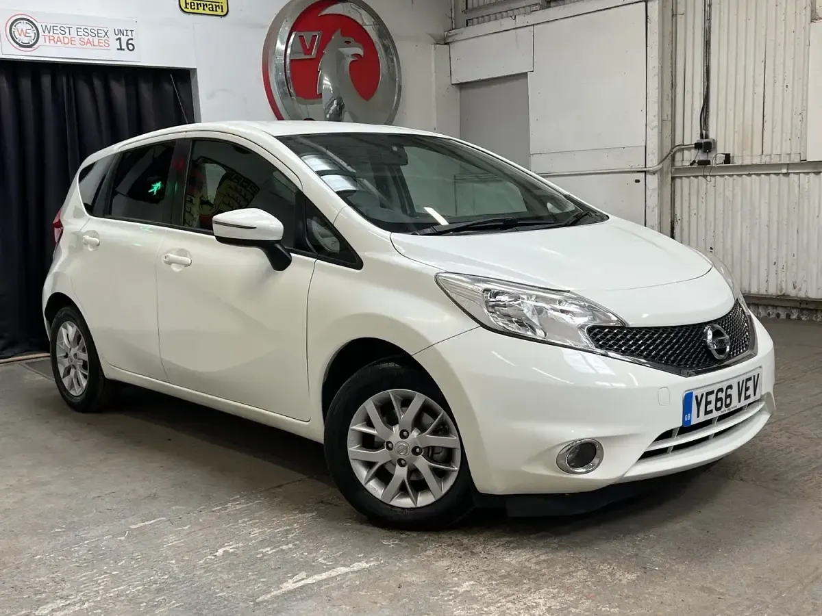 Used Nissan Note Acenta 78 HP (57 kW) 2016 White Hatchback