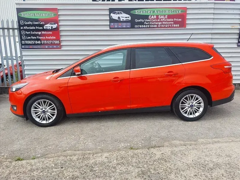 Used Ford Focus Zetec 2017 Red Estate