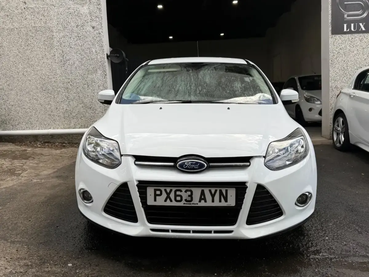 Używany Ford Focus Titanium 2013 Biały Hatchback