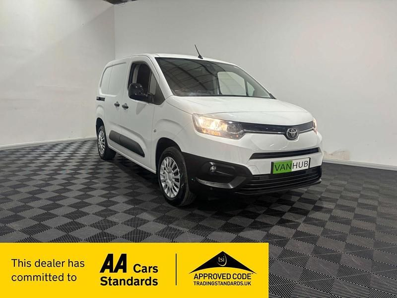 White Used 2023 Toyota Proace City Van | £11,495 (Fair price) - Image 1/4