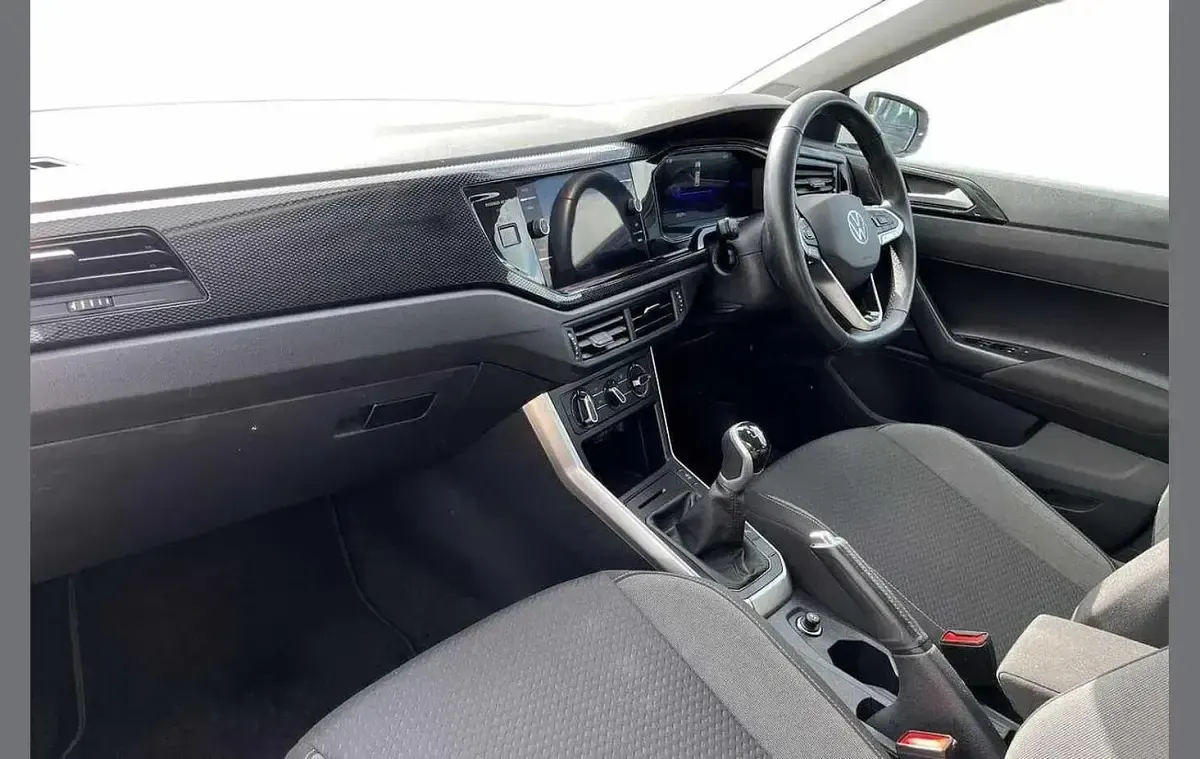 Used VW Polo Life 95 HP (69 kW) 2024 White Hatchback