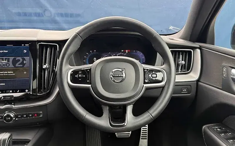 Used Volvo XC60 R-Design 250 HP (183 kW) 2021 Grey SUV