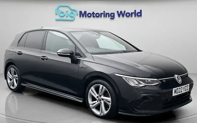 Used VW Golf VIII R-line 131 HP (96 kW) 2022 Hatchback