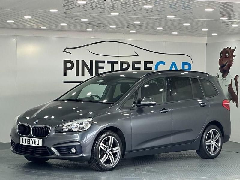Usado BMW 216 Sport Line 116 HP (85 kW) 2018 Cinzento Monovolume